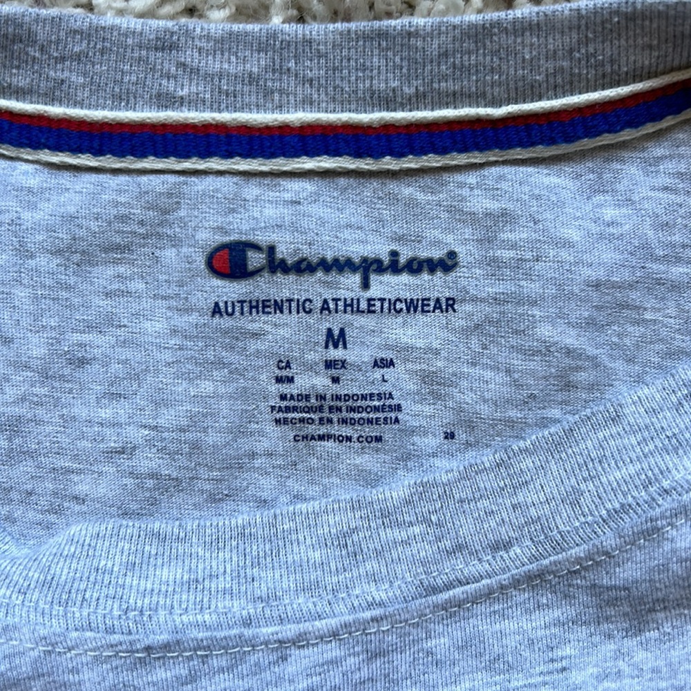 Grey long sleeve Champion shirt - Picture 3 of 4